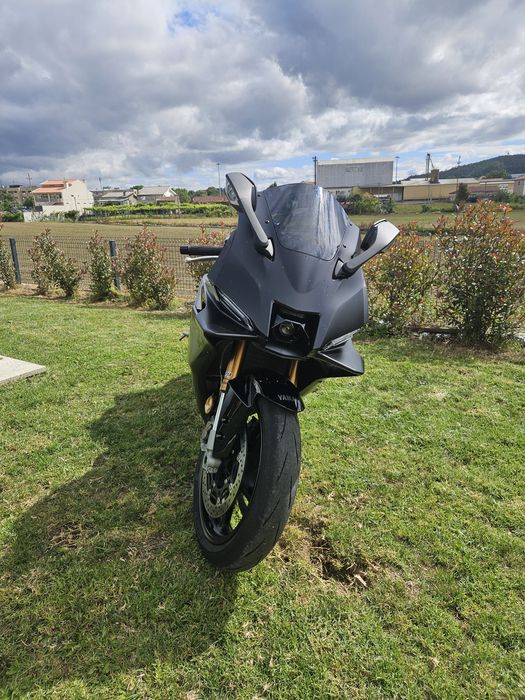 Yamaha R9 Akrapovic