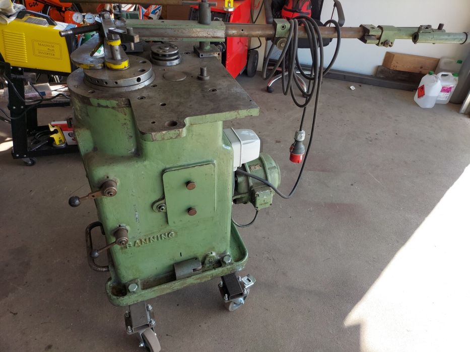 Giętarka trzpieniowa Banning