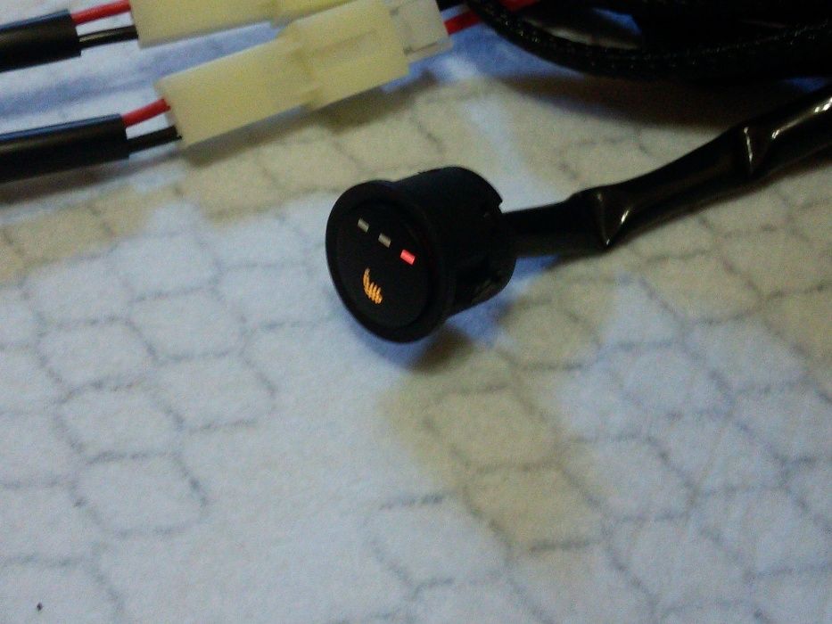 Подогрев сидений Підігрів сидінь (углеволокно). Комплект с кнопкой