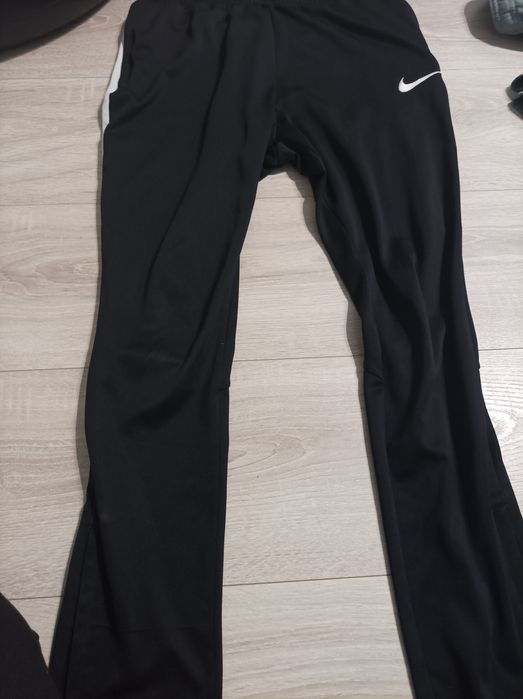 Sprzedam spodnie Nike