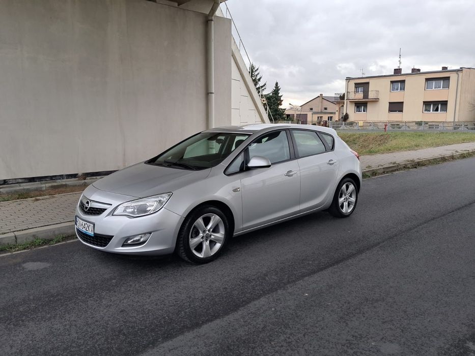 Opel Astra 1.6 benzyna+Gaz*Podgrzewane Fotele*Parctronic*Klimatronic*Zarejestrowa