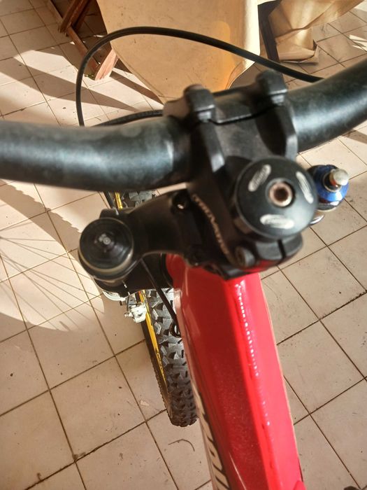 Bicicleta Downhill Mountain Cycle.                    BoXXer WorldCup