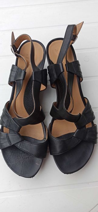 Skórzane sandały Clarks 42 klin. Uk8