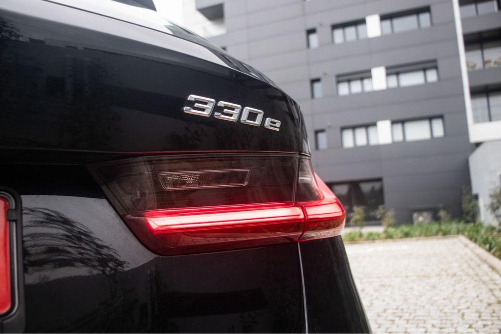 BMW 330e Touring Sport Line 2022 | 292cv | Plug-In | Automática