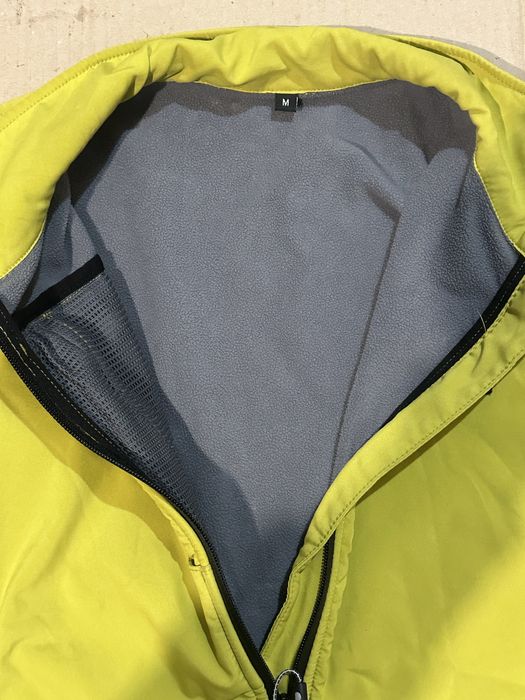 Продам жіночу куртку