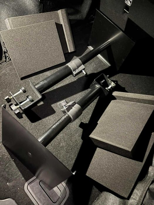 2x Statyw na monitor studyjny / głośnik + pianki pod monitory