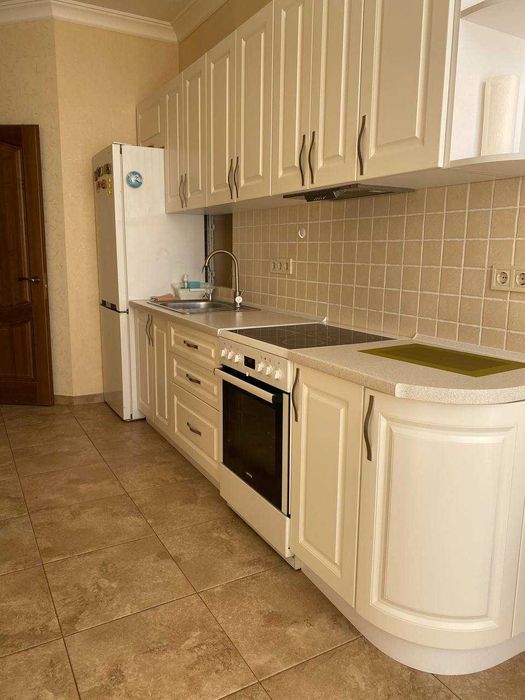 продам  2х комнатную квартиру в новом комплексе -море, парк- генератор