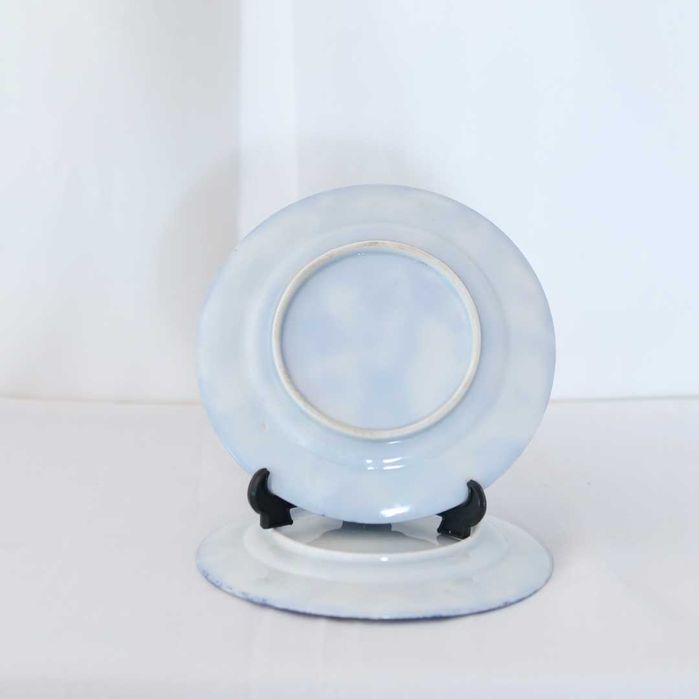 Dois pratos em porcelana oriental com decoração Imari