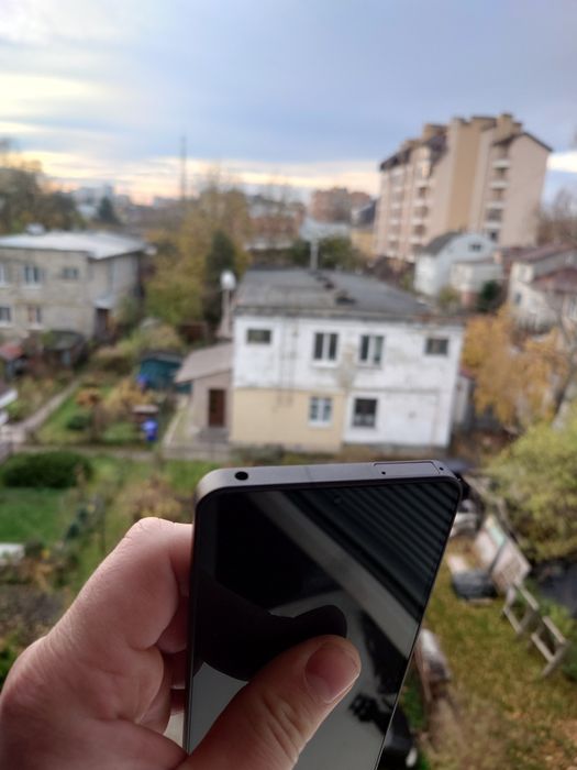 Топовий  японський флагман sharp r8pro