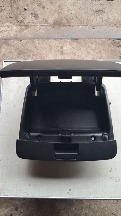 Hyundai і30 бардачок