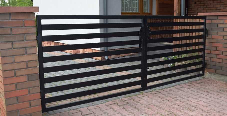 Brama wjazdowa skrzydłowa panelowa 100x20 sztachetki Nowoczesna Modern