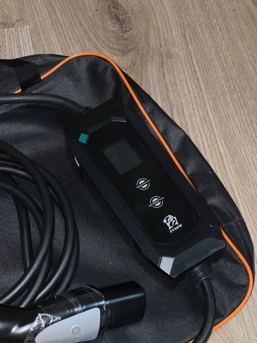 Зарядка для авто tesla  3.5KW 16A, зарядний пристрій Новий