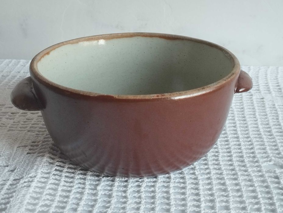 Stara ceramiczna miska do pieczenia brązowa