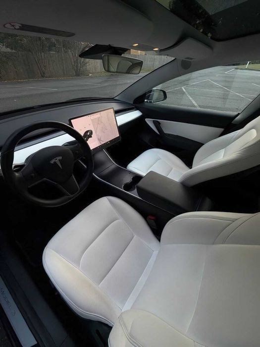 Tesla Model 3 Long Range      2019