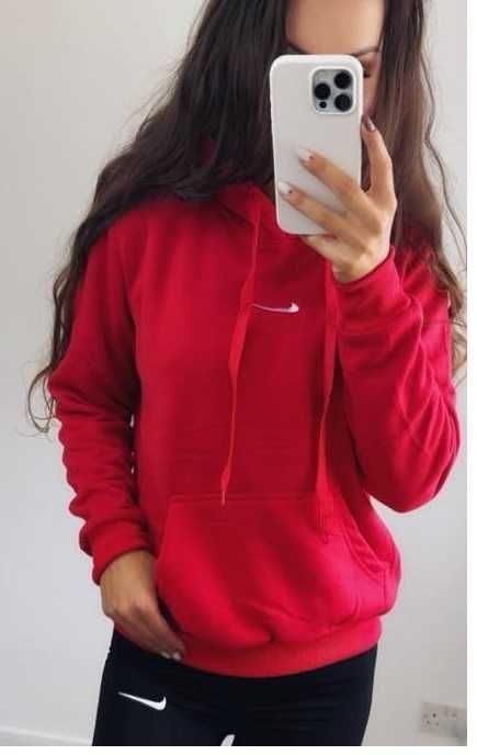 M-Bluza damska z kapturem.