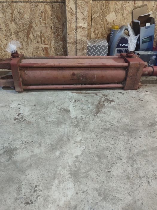 Продам гідроциліндер