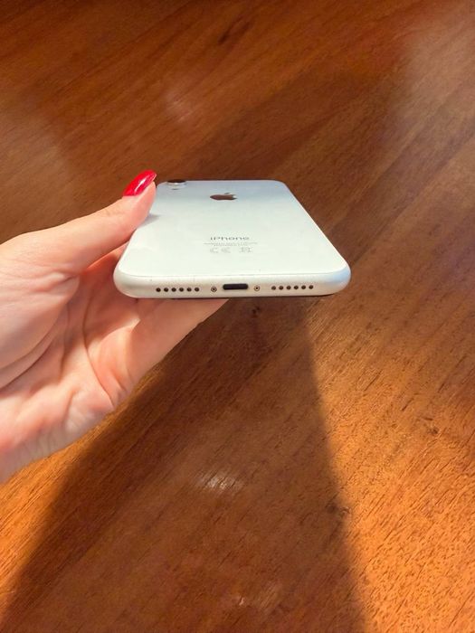 Продам Iphone Xr