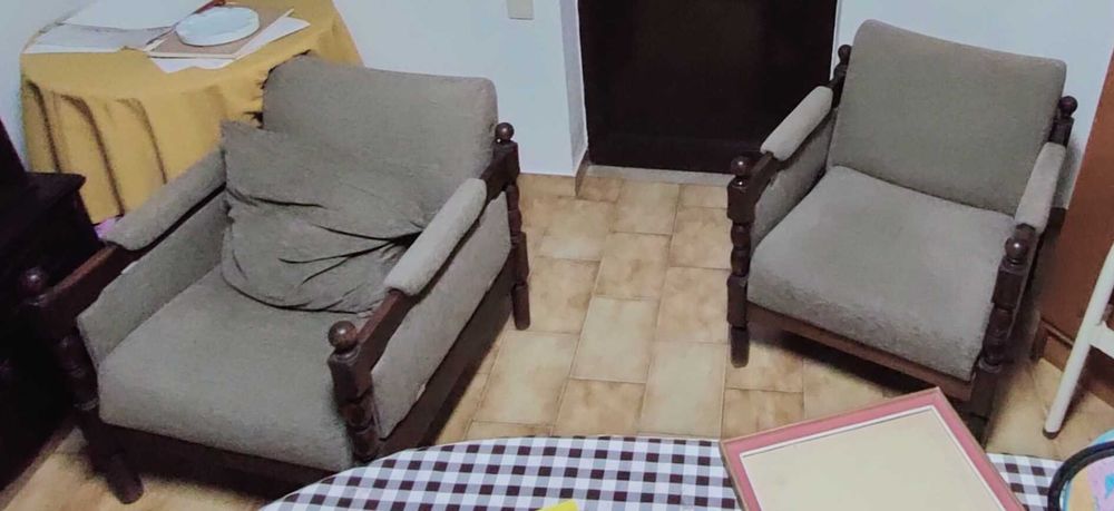 Conjunto de sofás 3+1+1 lugares