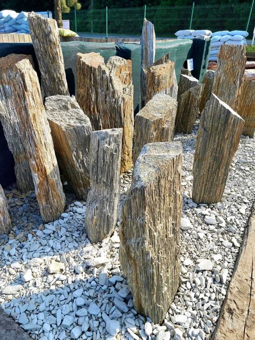 Szpilki gnejsowe, głazy, kamienie ozdobne  od 75cm - 1,40cm