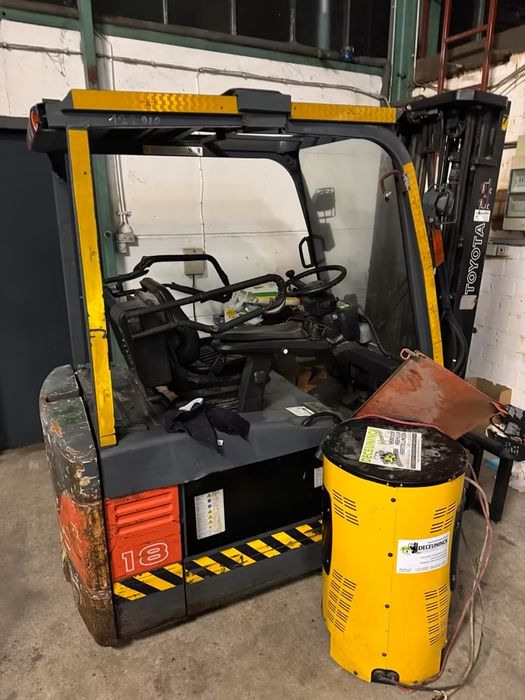 Wózek widłowy Toyota 7FBEF20, triplex, 2 tony, elektryczny