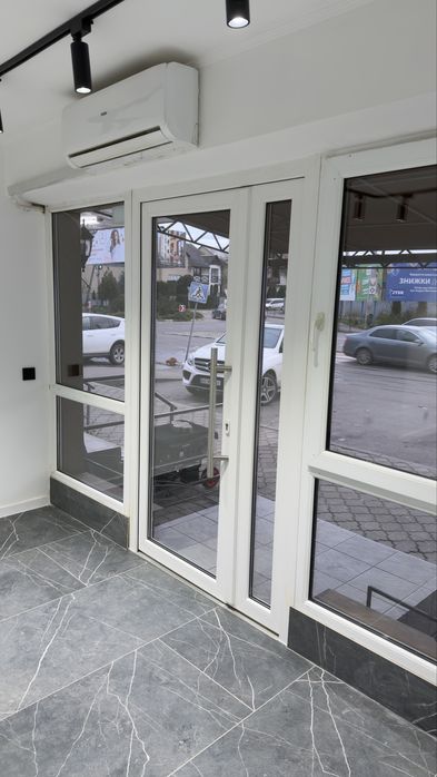 Продам комерційне приміщення Росвигово