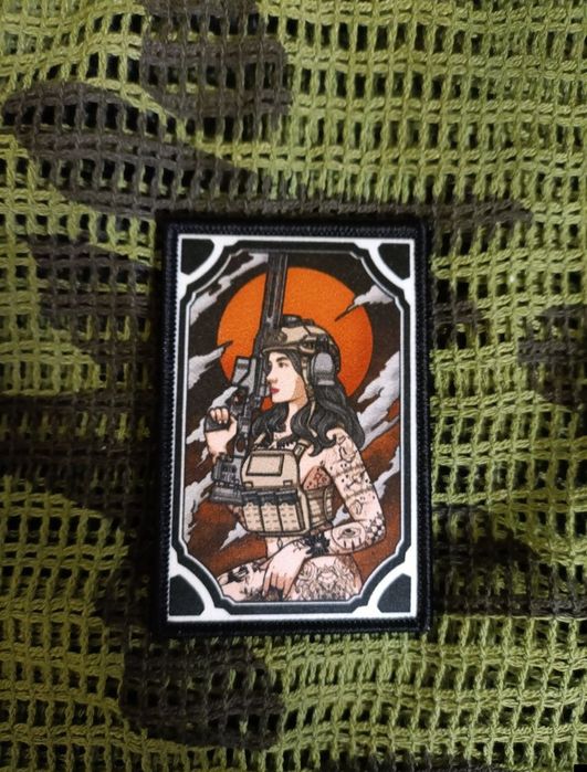 Zestaw naszywek z Military Girls