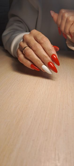 Пропоную послуги манікюру, нарощування та покриття ГЕЛЬ ЛАКОМ, педикюр