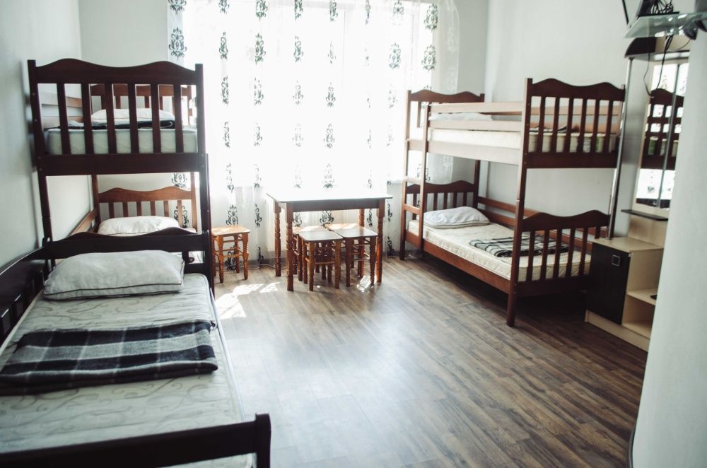 Хостел Serge (Приватні і загальні номери )