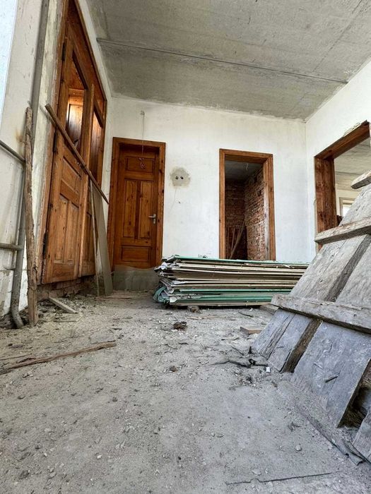 Будинок та земельна ділянка 7,8 сот., м. Жовква