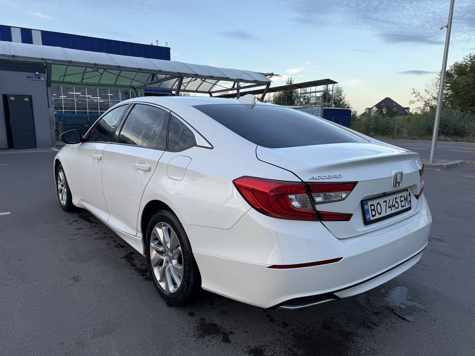 Honda Accord 2019 VIN 1HGCV1F18KA134838 фото оголошення 8 з 24