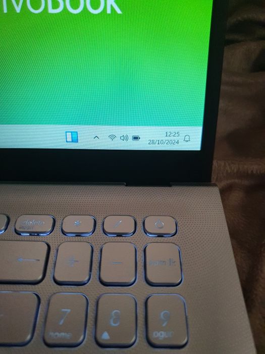 Portátil Asus Ryzen 5 12GB 256 Gb 1TB 2 GB grafica Radeon 8