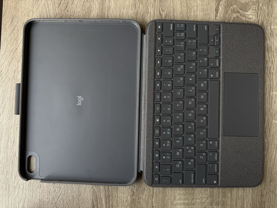 Чолох-клавітура logitech na iPad українська/російська