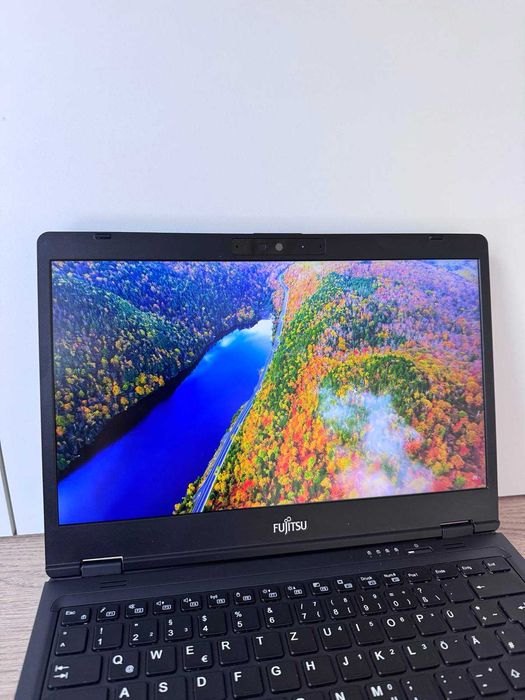 Ультрабук 2021 року! Fujitsu U7311/гарний стан/офіс/навчання/4G модем
