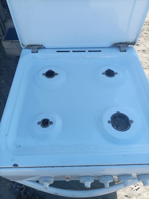 Продам газовую плиту indezit