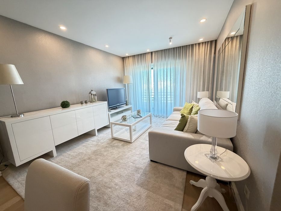 T1 mobiliado com garagem - Parque dos Principes
