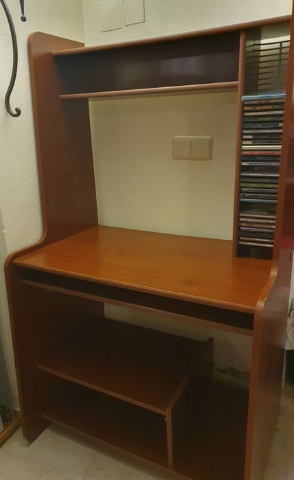 Secretária com alçado
