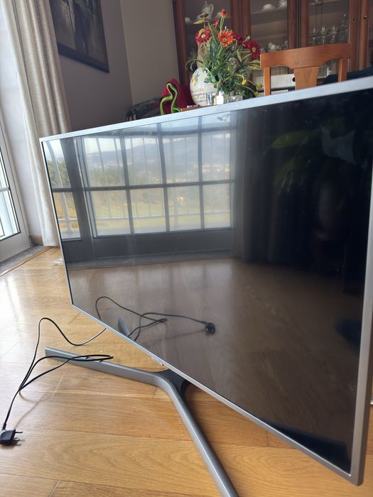 Samsung– 43” 4K Smart TV