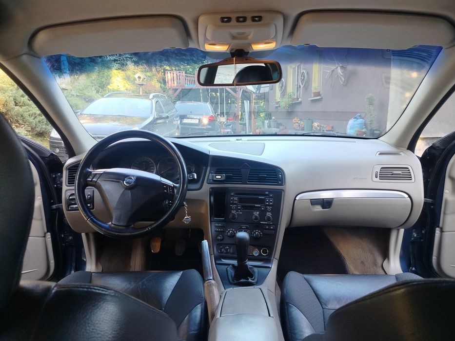 Volvo S60 2004 2.4d5 manual 163km