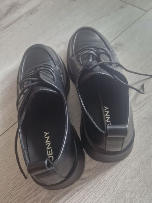 Damskie polbuty wiązane 39