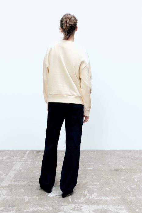 Світшот котоновий ZARA з дівчатами на флісі теплий оверсайз білий база