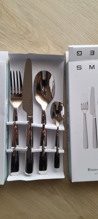 Conjunto de dois jogos de talher Smeg