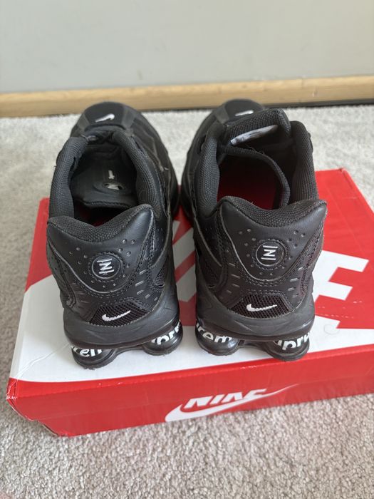 Кросівки nike shox supreme