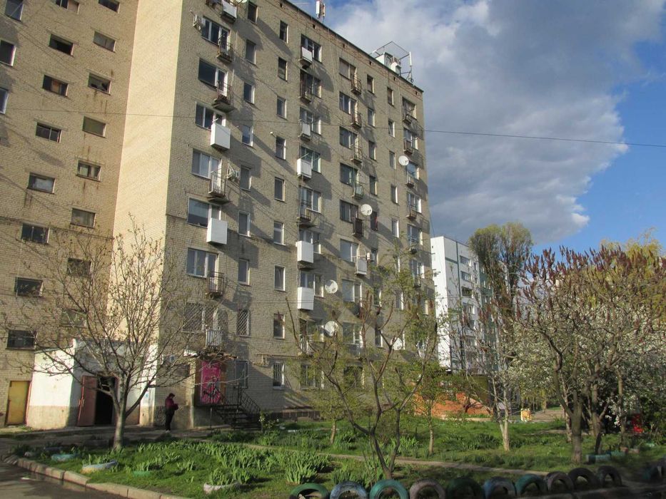 Продам 1 кімнатну квартиру по вул. Садовій 6/9 (р-н Баму)