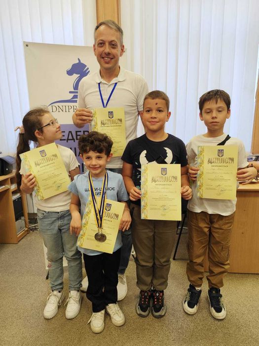 Тренер-викладач з шахів