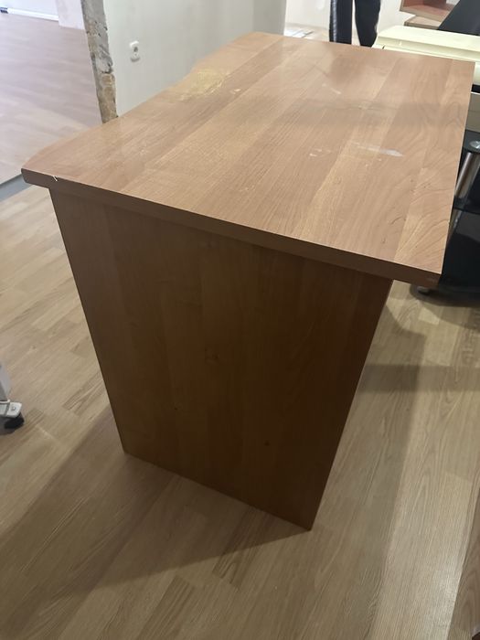 Стол письменный хорошее состояние