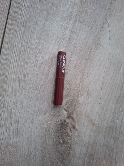 Pomadka clinique black honey