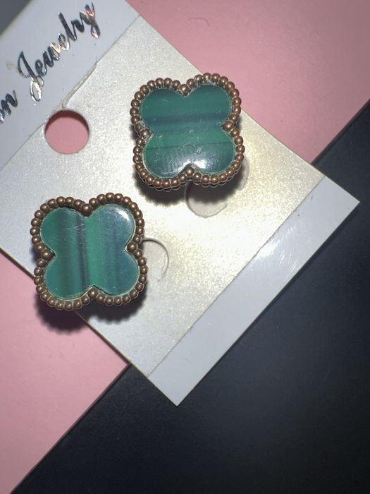 Серьги под бренд