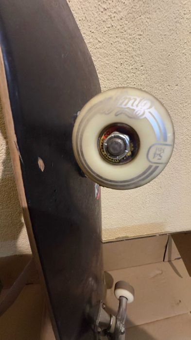 Skate quase novo, apenas 2 usos, otimas pecas