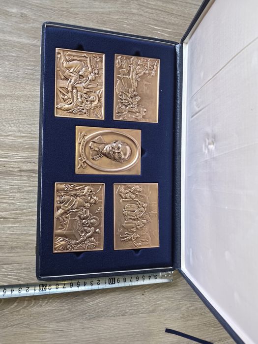 Coleção Bronze José Malhoa Nº 62/70 – Edição Limitada Completa com Caixa