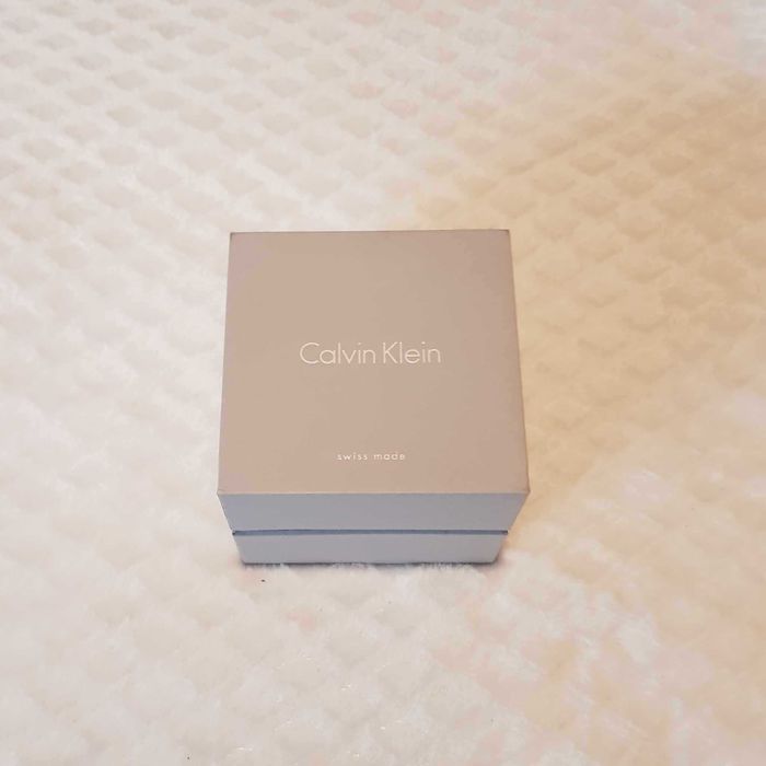 Caixa Calvin Klein Cinzenta